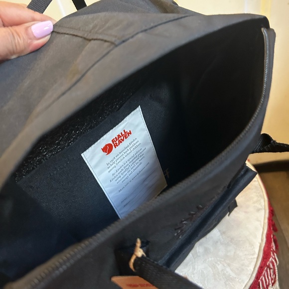 Fjallraven Re-Kanken Black Backpack - Picture 10 of 16